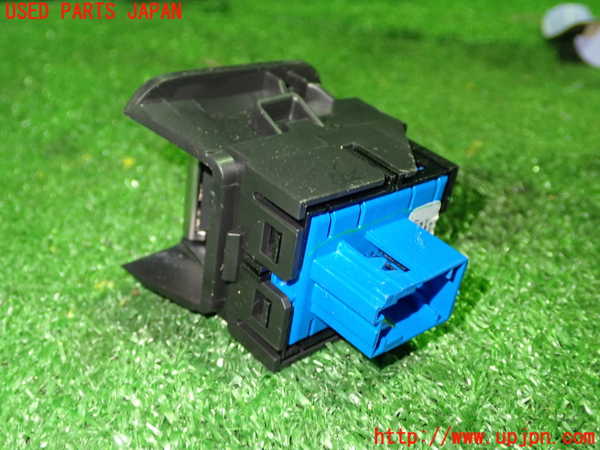 1UPJ-28616307]シトロエン・BERLINGO(ベルランゴ)(型式不明)スイッチ2(電動パーキング) 中古_m0003.jpg