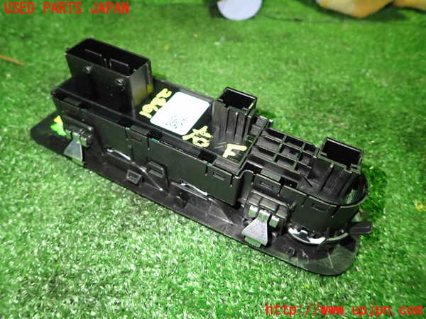 1UPJ-28616240]シトロエン・BERLINGO(ベルランゴ)(型式不明)右前パワーウィンドウスイッチ 中古_m0002.jpg