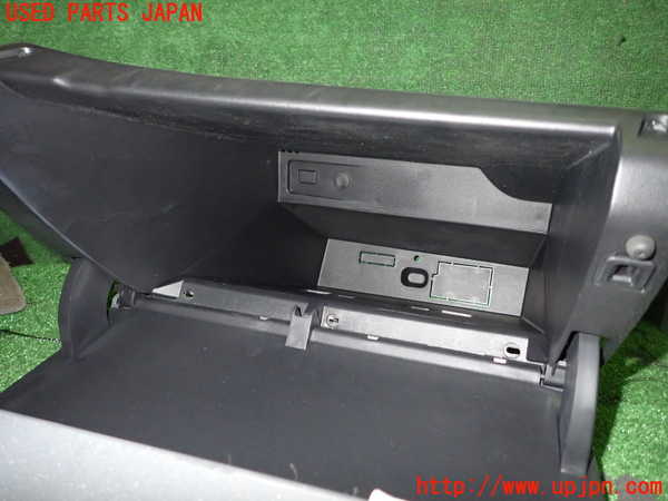 1UPJ-28617516]シトロエン・BERLINGO(ベルランゴ)(型式不明)グローブボックス1 中古_m0004.jpg