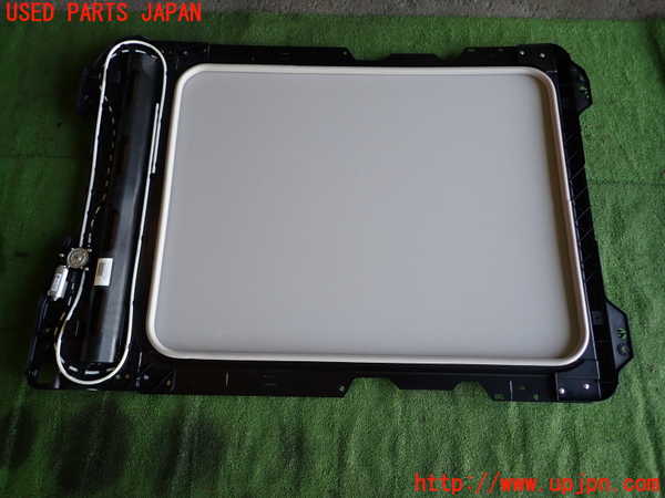 1UPJ-28617790]シトロエン・BERLINGO(ベルランゴ)(型式不明)リアサンシェード 中古_m0001.jpg