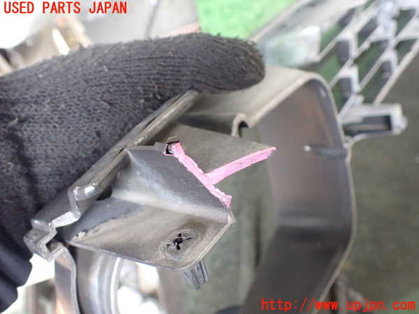 1UPJ-28621050]ランクルプラド(KZJ78W)ラジエターグリル 中古_m0005.jpg