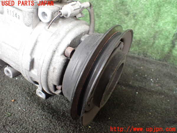 5UPJ-28626025]ランクルプラド(KZJ78W)エアコンコンプレッサー 中古_m0003.jpg