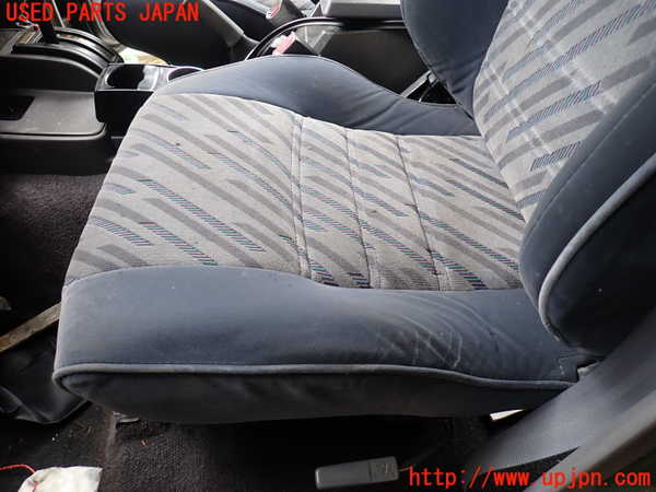 1UPJ-28627065]ランクルプラド(KZJ78W)助手席シート 中古_m0003.jpg