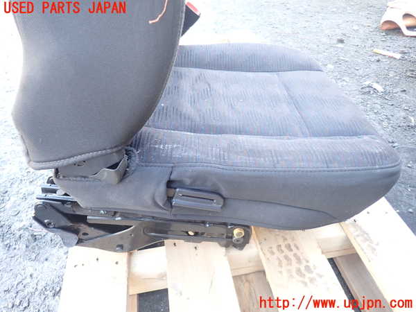 1UPJ-28637035]ジープ・ラングラー(TJ40S)運転席シート 中古_m0004.jpg