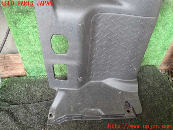 1UPJ-28647680]ジープ・ラングラー アンリミテッド(JK36L)左リアピラートリム 中古_m0003.jpg