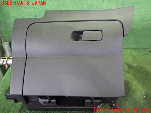2UPJ-28667516]ノート オーラ(AURA)(FE13)グローブボックス1 中古_m0001.jpg
