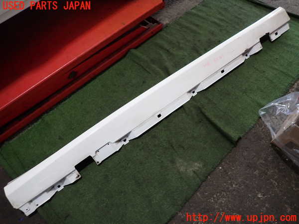 2UPJ-28691390]ベンツ CLA200 d(118312M)右サイドステップ 中古 C118_m0003.jpg