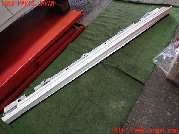 2UPJ-28691392]ベンツ CLA200 d(118312M)左サイドステップ 中古_m0001.jpg