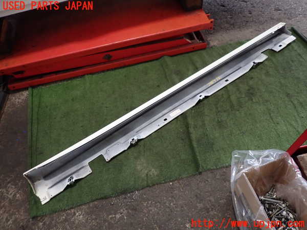 2UPJ-28691392]ベンツ CLA200 d(118312M)左サイドステップ 中古_m0005.jpg