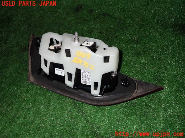 2UPJ-28691550]ベンツ CLA200 d(118312M)右リアフィニッシャー 中古 C118_m0002.jpg