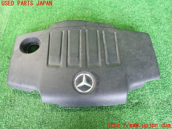 2UPJ-28692160]ベンツ CLA200 d(118312M)エンジンアッパーカバー 中古 C118_m0001.jpg