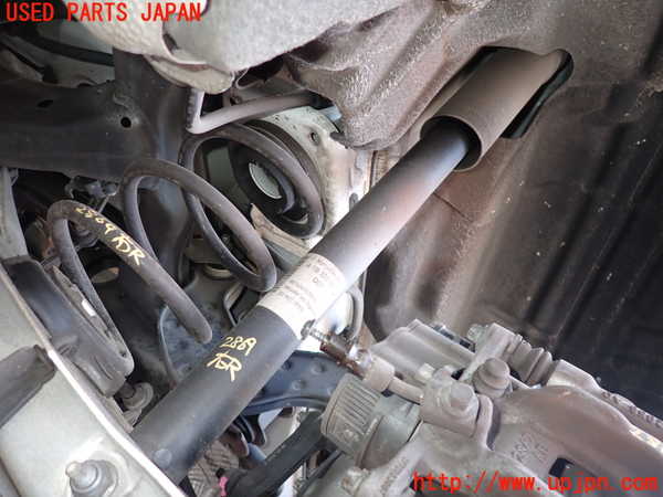 5UPJ-28695070]ベンツ CLA200 d(118312M)右リアショックアブソーバー 中古 C118_m0001.jpg