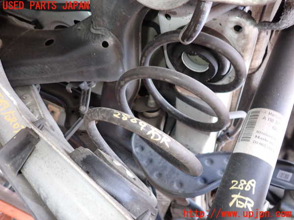 5UPJ-28695100]ベンツ CLA200 d(118312M)右リアスプリング 中古 C118_m0001.jpg