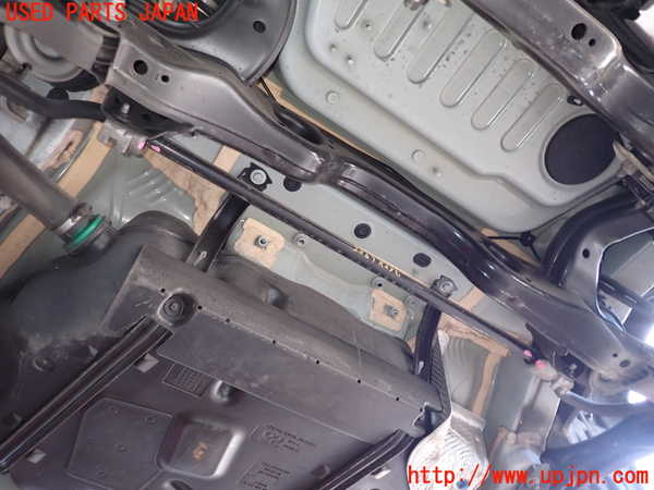 2UPJ-28695445]ベンツ CLA200 d(118312M)リアスタビライザー 中古 C118_m0001.jpg