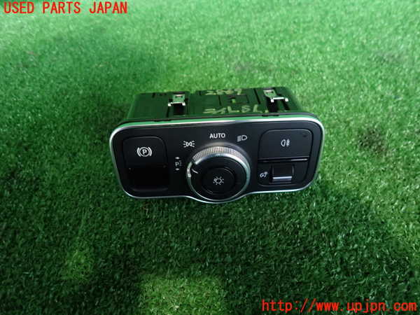 5UPJ-28696285]ベンツ CLA200 d(118312M)ライトスイッチ 中古 C118_m0001.jpg