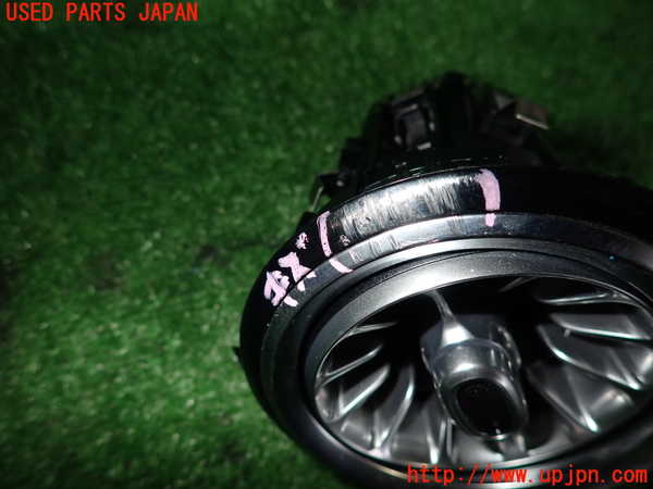 2UPJ-28697527]ベンツ CLA200 d(118312M)エアコン吹き出し口2 (右) 中古 C118_m0002.jpg