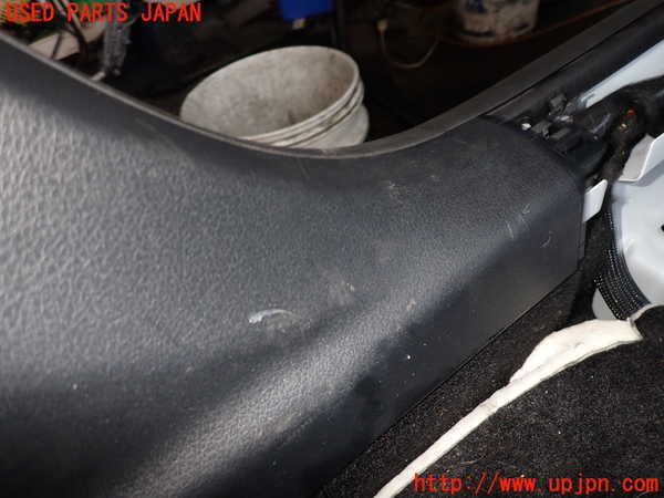 2UPJ-28697670]ベンツ CLA200 d(118312M)左センターピラートリム 中古 C118_m0004.jpg