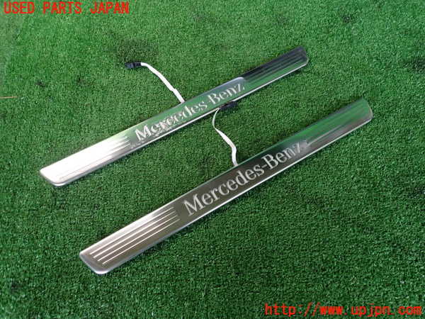 2UPJ-28697740]ベンツ CLA200 d(118312M)スカッフプレート 中古 C118_m0001.jpg