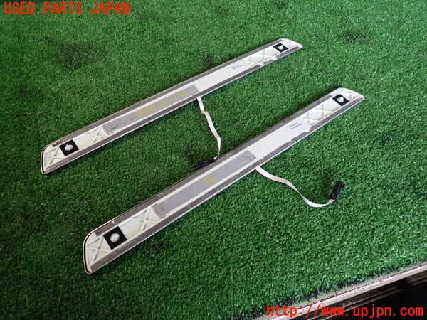 2UPJ-28697740]ベンツ CLA200 d(118312M)スカッフプレート 中古 C118_m0002.jpg