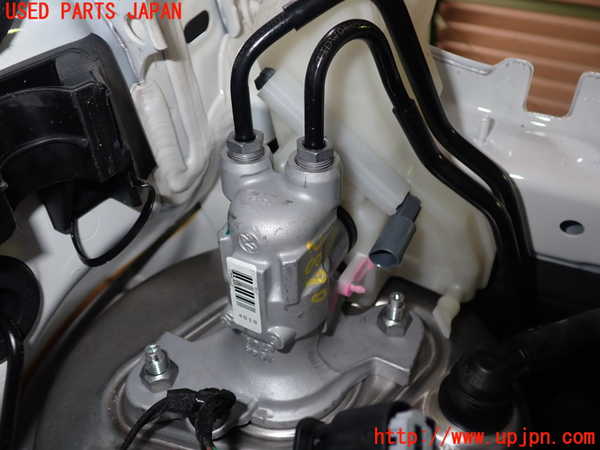 2UPJ-28704050]ベンツ B200 d(247012)(W247)ブレーキマスターシリンダー 中古_m0002.jpg