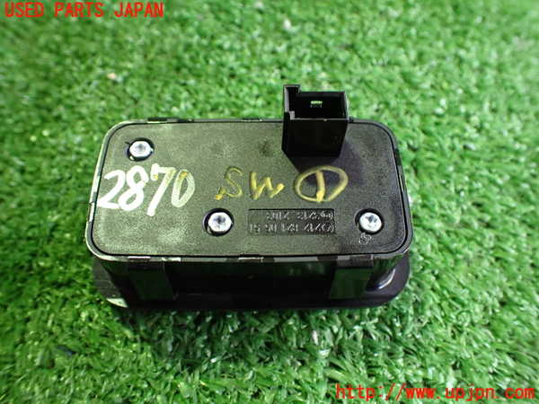 2UPJ-28706306]ベンツ B200 d(247012)(W247)スイッチ1 中古_m0002.jpg