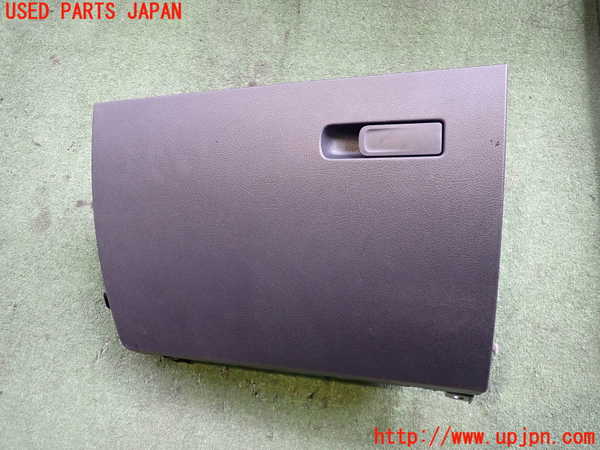 2UPJ-28707516]ベンツ B200 d(247012)(W247)グローブボックス1 中古_m0001.jpg