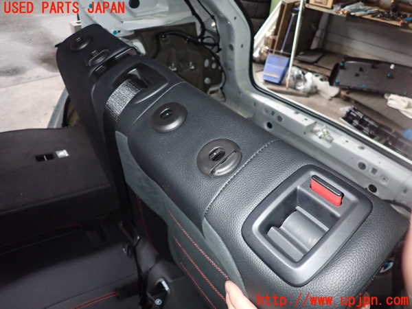 2UPJ-28707385]ベンツ B200 d(247012)(W247)リアシート 中古_m0004.jpg