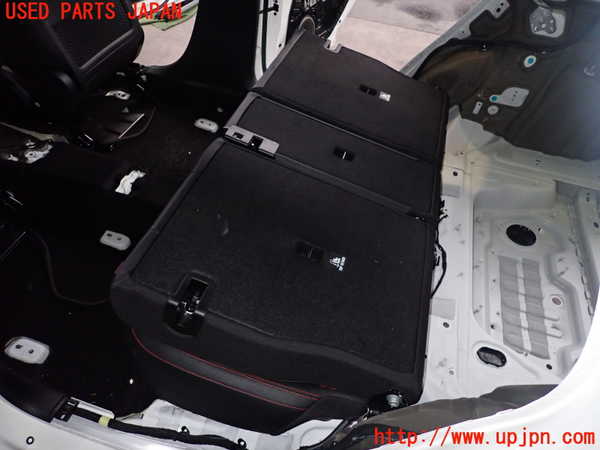 2UPJ-28707385]ベンツ B200 d(247012)(W247)リアシート 中古_m0005.jpg
