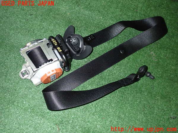 2UPJ-28707075]ベンツ B200 d(247012)(W247)助手席シートベルト 中古_m0001.jpg