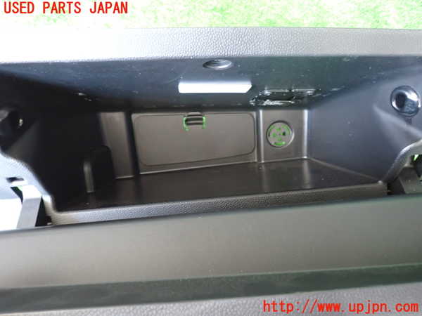 5UPJ-28717516]BMW ミニ(MINI)クーパー(XM15)グローブボックス1 中古 (F56)_m0004.jpg