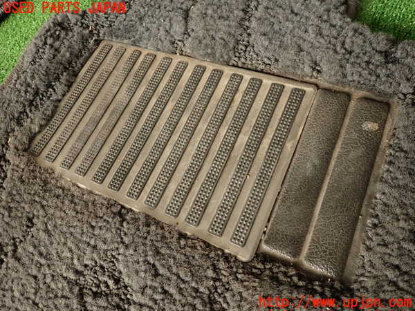 5UPJ-28737800]フェアレディZ(Z32)フロアマット (ジャンク品) 中古_m0002.jpg