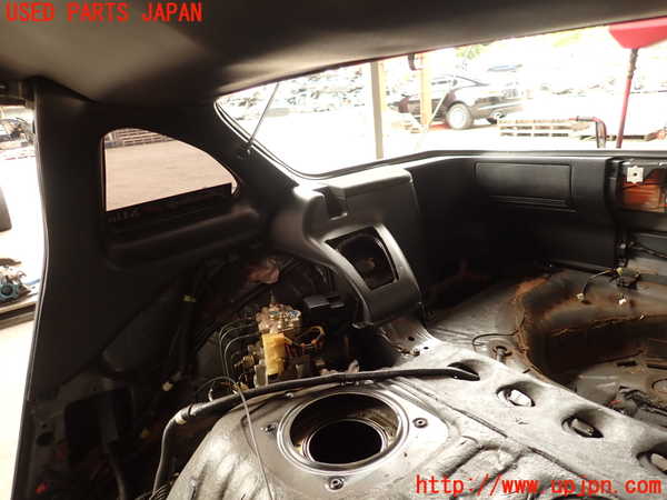 2UPJ-28737675]フェアレディZ(Z32)右リアピラートリム 中古_m0001.jpg