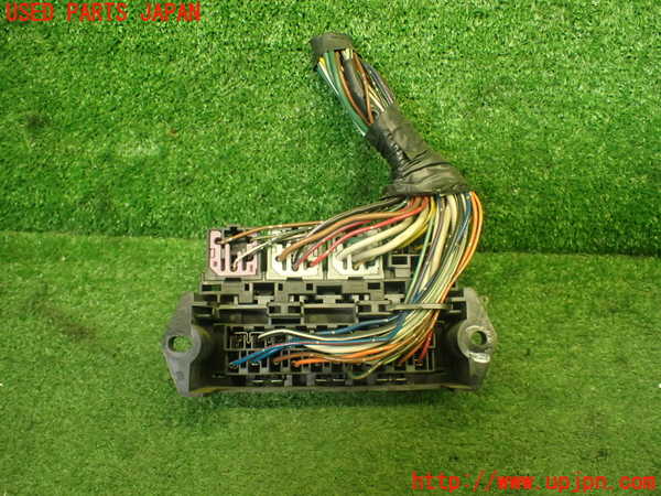 5UPJ-28746741]フィガロ(FK10)ヒューズボックス1 中古_m0002.jpg