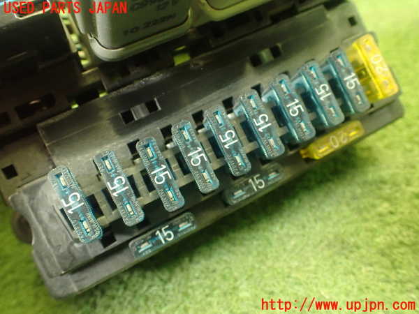 5UPJ-28746741]フィガロ(FK10)ヒューズボックス1 中古_m0003.jpg