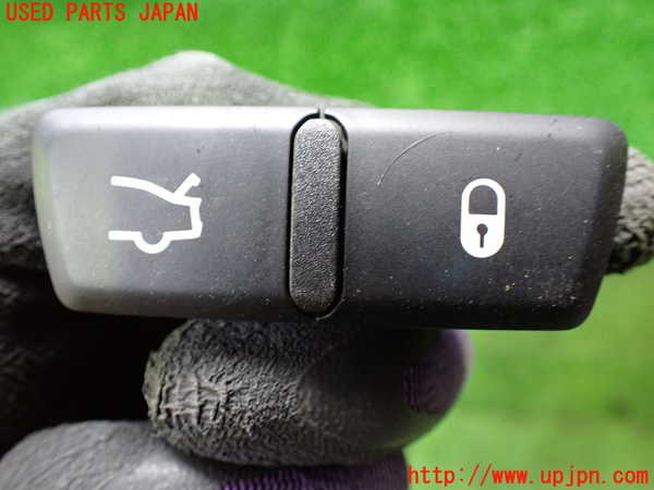 1UPJ-28756309]マセラティ・ギブリ(MG30D)スイッチ4(トランク ロック) 中古_m0001.jpg