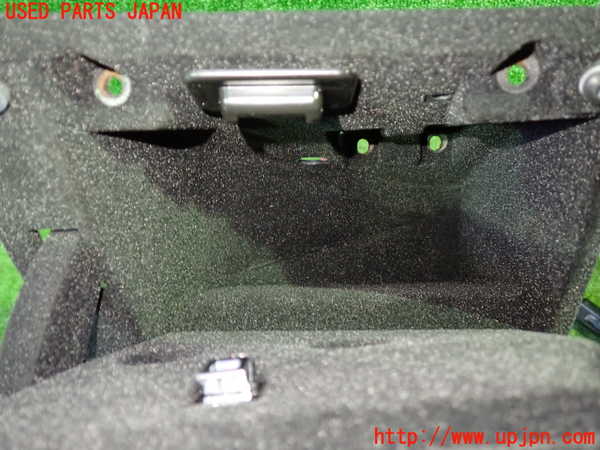 1UPJ-28757841]マセラティ・ギブリ(MG30D)小物入れ1 中古_m0002.jpg