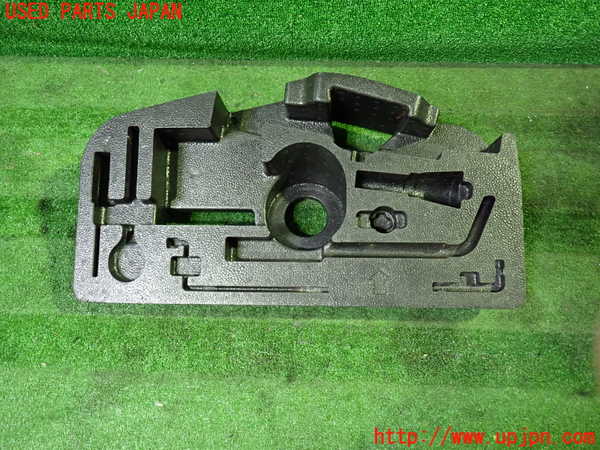 1UPJ-28757772]マセラティ・ギブリ(MG30D)ラゲッジトレイ2 中古_m0001.jpg