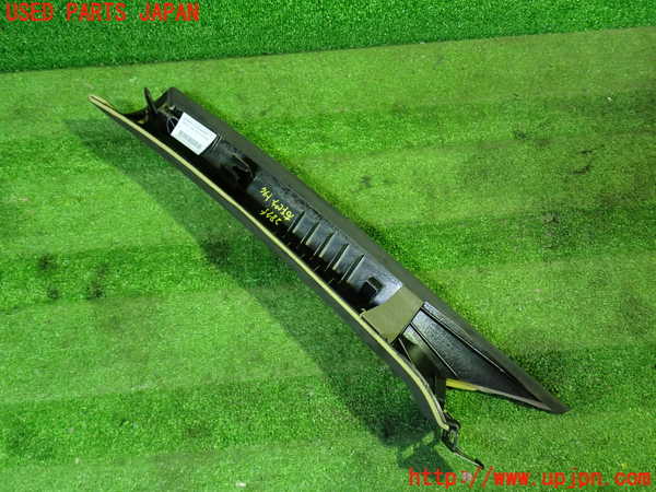 1UPJ-28757655]マセラティ・ギブリ(MG30D)右フロントピラートリム 中古_m0002.jpg