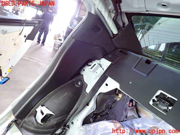 1UPJ-28757675]マセラティ・ギブリ(MG30D)右リアピラートリム 中古_m0001.jpg