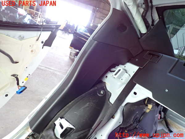 1UPJ-28757675]マセラティ・ギブリ(MG30D)右リアピラートリム 中古_m0003.jpg