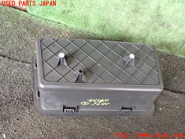 1UPJ-28767842]BMW 420i クーペ F32(3N20)小物入れ2 中古_m0002.jpg