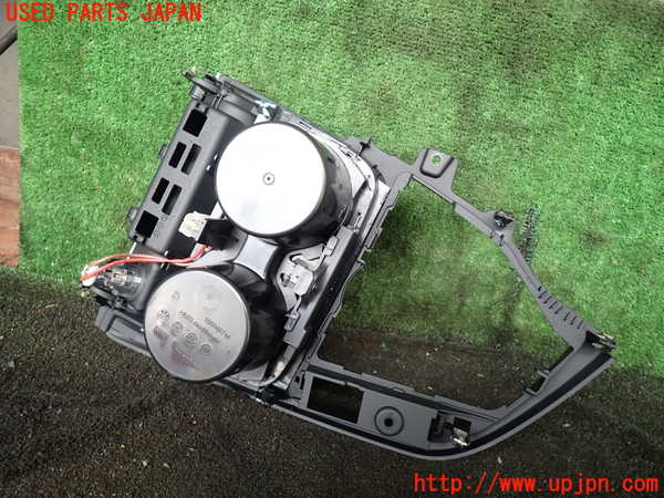 1UPJ-28767810]BMW 420i クーペ F32(3N20)ドリンクホルダー 中古_m0003.jpg
