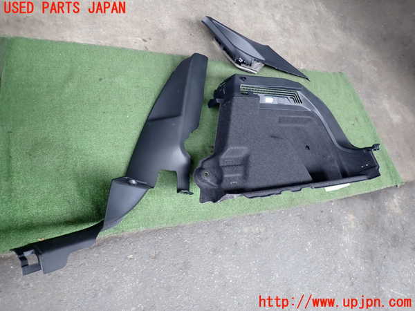 2UPJ-28787675]VW・ID.4(E2EBJ)右リアピラートリム 中古_m0001.jpg