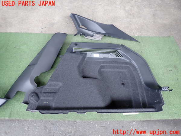 2UPJ-28787675]VW・ID.4(E2EBJ)右リアピラートリム 中古_m0002.jpg