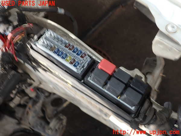 5UPJ-28796742]アルファロメオ・147 GTA(937AXL)ヒューズボックス2 中古_m0002.jpg