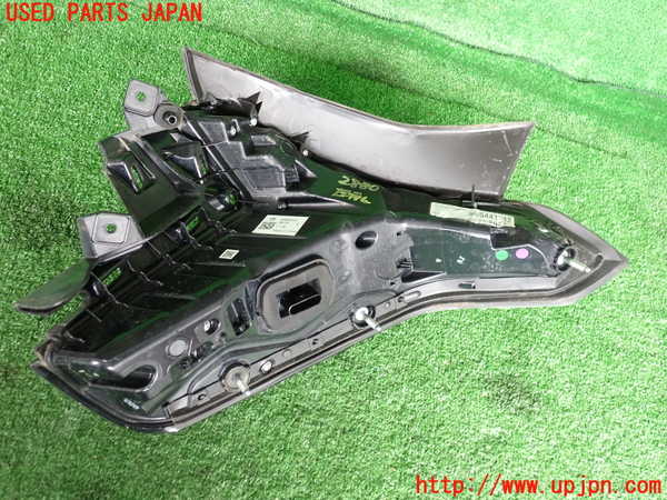 2UPJ-28801536]キャデラック・CT5(A2LL)左テールランプ 中古_m0002.jpg