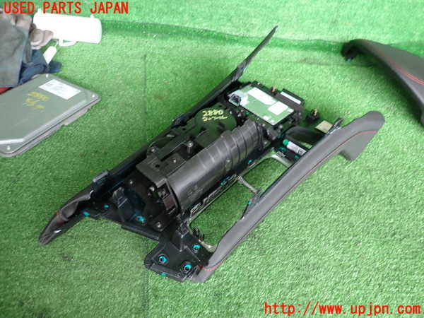 2UPJ-28807549]キャデラック・CT5(A2LL)コンソール 中古_m0003.jpg