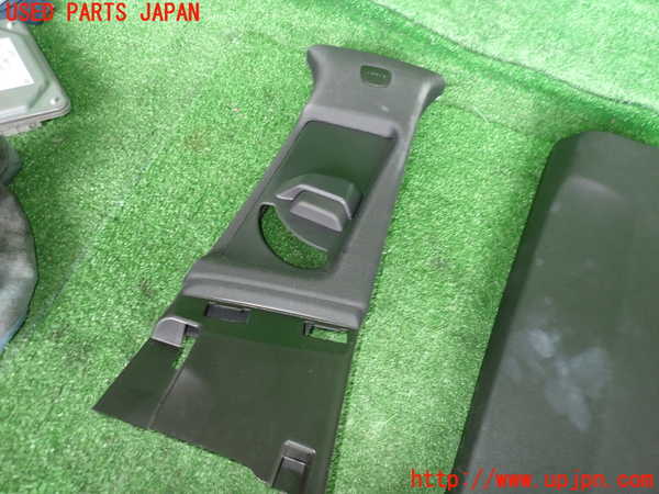 2UPJ-28807665]キャデラック・CT5(A2LL)右センターピラートリム 中古_m0002.jpg