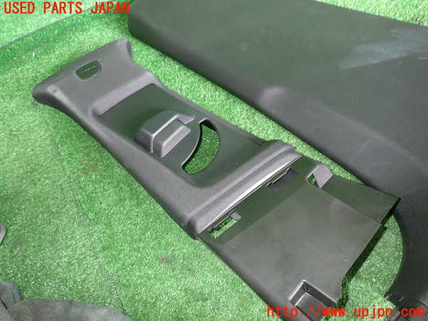 2UPJ-28807670]キャデラック・CT5(A2LL)左センターピラートリム 中古_m0002.jpg
