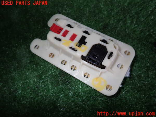 2UPJ-28806412]キャデラック・CT5(A2LL)ルームランプ2 (右) 中古_m0002.jpg